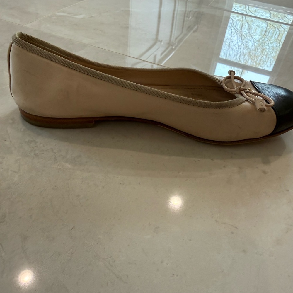 Prada Cap Toe Ballet Flats Beige Black Size 38.5 (US 8.5) - Picture 7 of 9